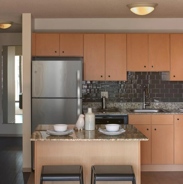 235 N Columbus Dr, Chicago, IL 60611 - photo 1