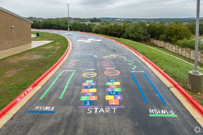 Veramendi Elementary School offers a wide range of extracurricular activities.