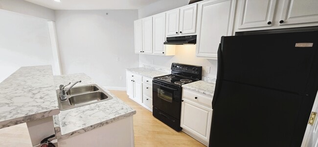 kitchen freshly painted / new countertops