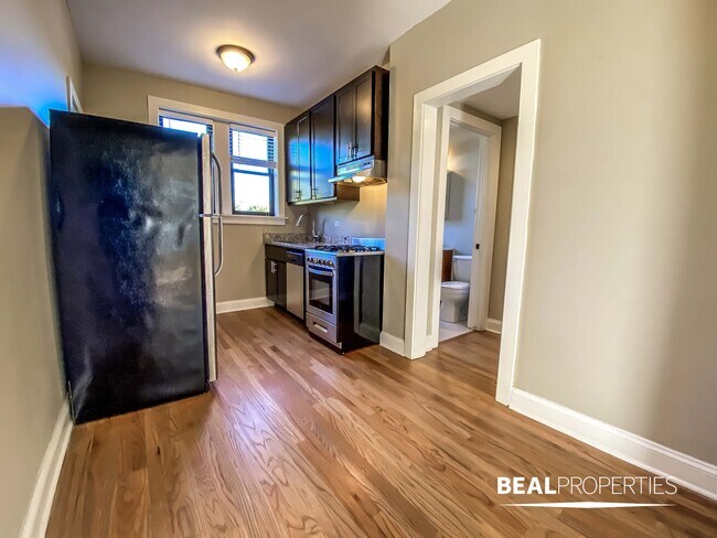 4038 N Ashland Ave unit S, Chicago, IL 60613 - photo 7