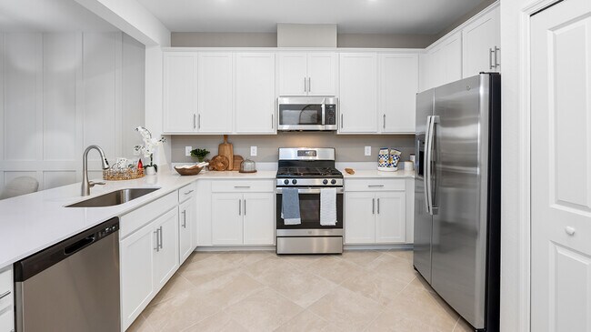 5637 Lightning Whelk Ln unit 38572036, Lakewood Ranch, FL 34211 - photo 4
