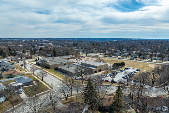 Hawthorne Elementary School has an 11:1 student to teacher ratio.