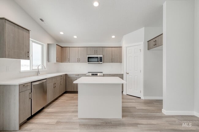 2384 N Carly Ave, Star, ID 83669 - photo 3