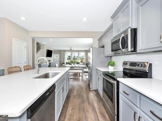 200 Ivy Glen Dr, Perry, GA 31069