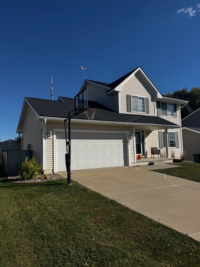 4507 146th St, Urbandale, IA 50323 - photo 2