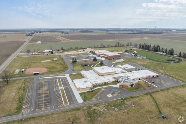 Fulton High/Middle School is on the same campus as Fulton Elementary School.
