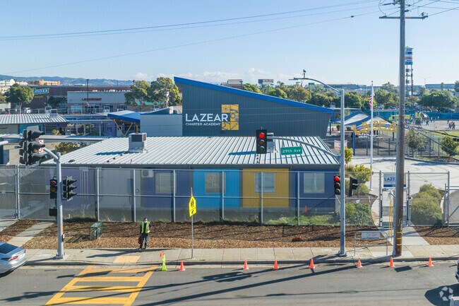 Lazear Charter Academy in Oakland has about 480 students and get a 5 out of 10 on Great Schools.