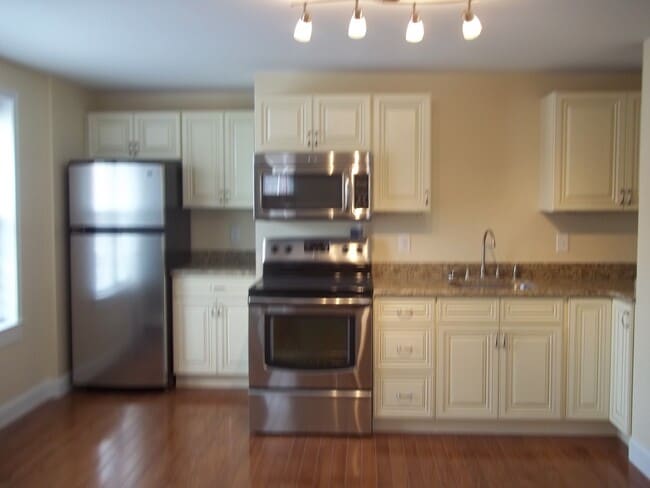 821 East Hector St. Apt. 3 Renovated second floor studio apartment in the heart of Conshohocken Enjo