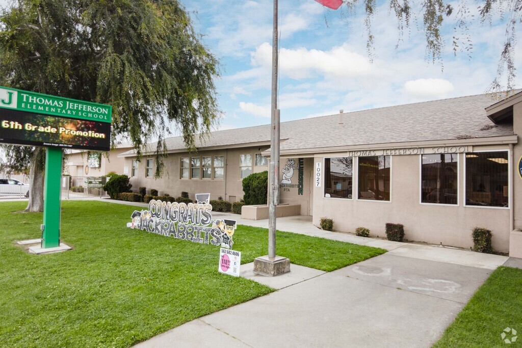 Thomas Jefferson Elementary School resides in the Bellflower, California, community.