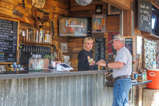 The Bite Bar has an extensive range of beers on tap in Tumalo, Oregon.