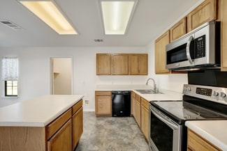 400 Masonwood Dr, Kyle, TX 78640