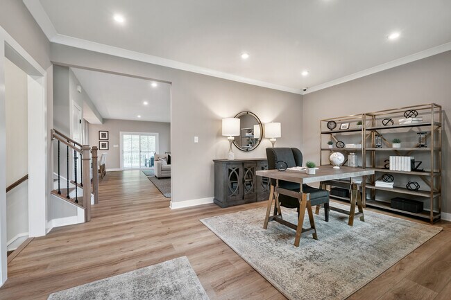 320 Whitecliff Dr, Venetia, PA 15367 - photo 2