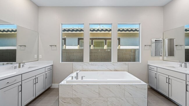 215 Paraggi Bay Dr, Henderson, NV 89011 - photo 4