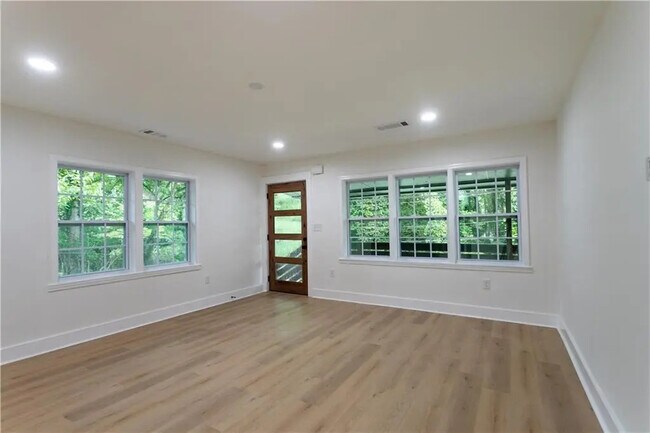 167 Rockmart Dr SW, Atlanta, GA 30314 - photo 4