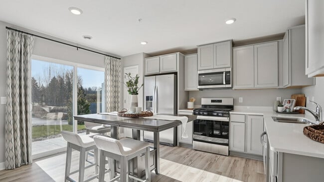 17555 Driscoll Place, Lakeville, MN 55024 - photo 5