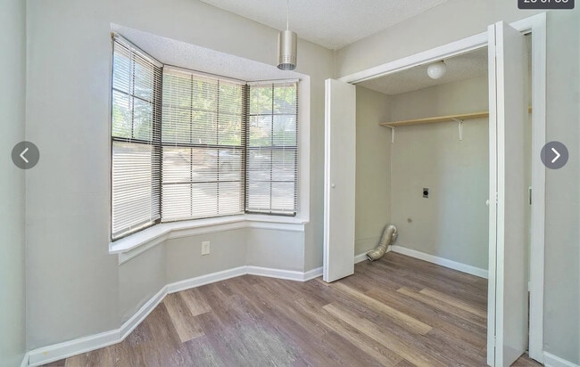 926 Amberly Dr, Norcross, GA 30093 - photo 4