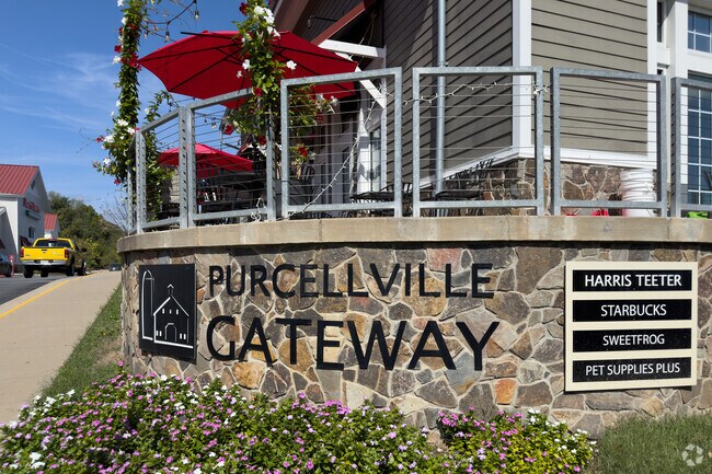 Purcellville Gateway is a local retail center in Purcellville.