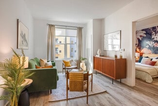 3950 Garden City Dr, Hyattsville, MD 20785