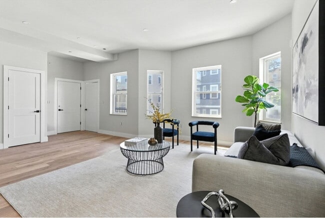 34 Woodford St unit 1, Boston, MA 02125 - photo 6