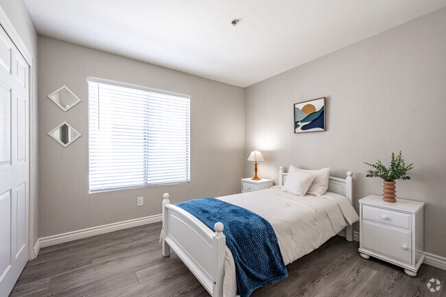 Maple Hill, Fontana, CA 92335 - photo 7