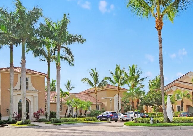 8010 N Nob Hill Rd, Tamarac, FL 33321 - photo 2