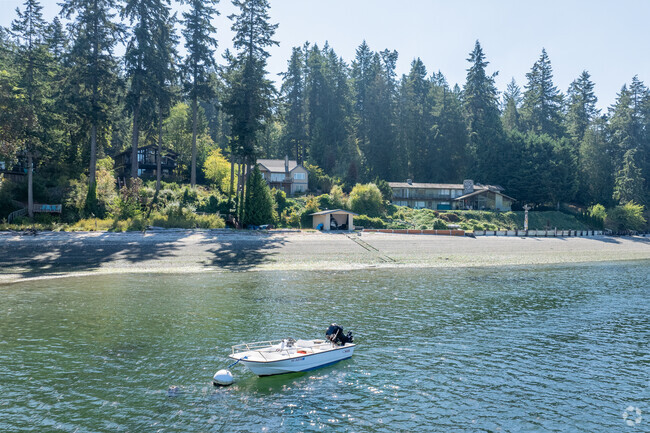 Houses line the waterfront in the Bainbridge Island neighborhood of Agate Point.