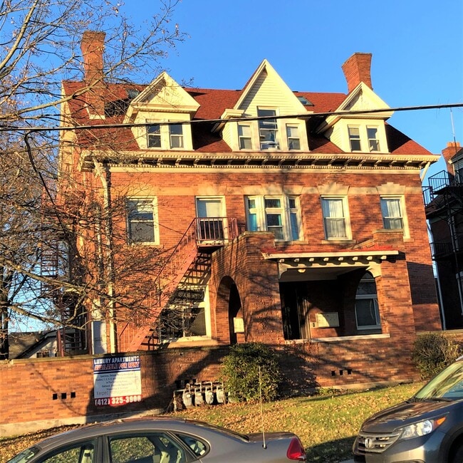 5819 Bartlett St unit 9, Pittsburgh, PA 15217 - photo 3