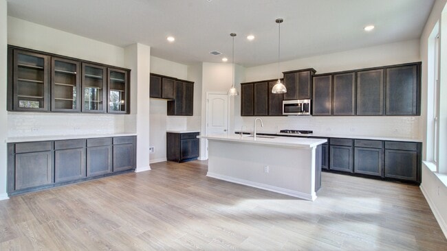 836 Little Pebble, New Braunfels, TX 78130 - photo 4