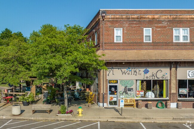 A Walk in the Park Cafe is just a quick stroll through Firestone Park and  easily accessible.