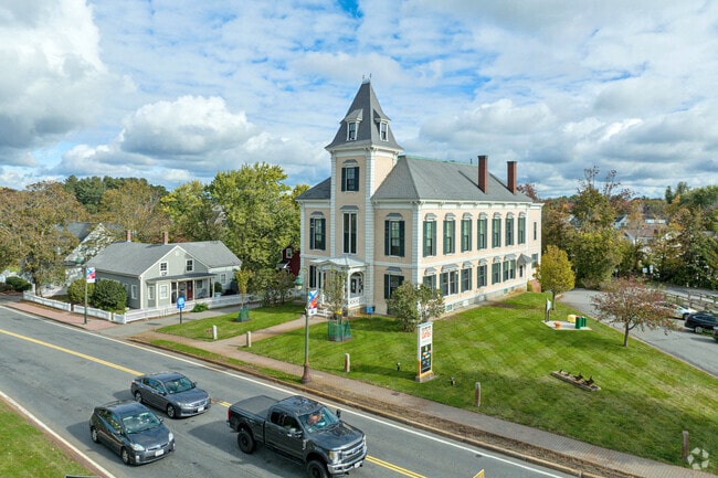 The Chelmsford Center for the Arts is in the town center.