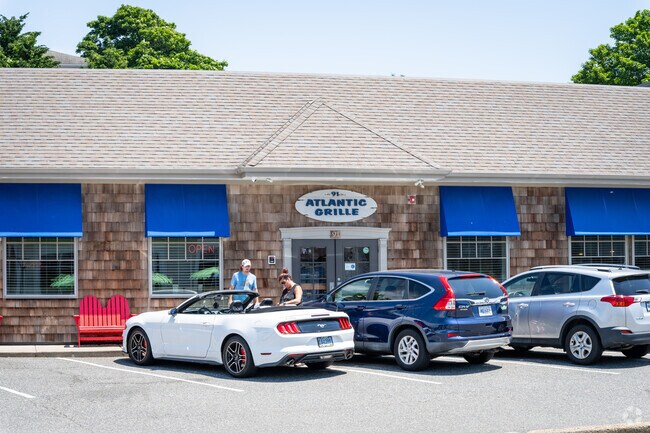 Immerse yourself in New England seafood dishes at Atlantic Grill, located in Easton Pond, RI.