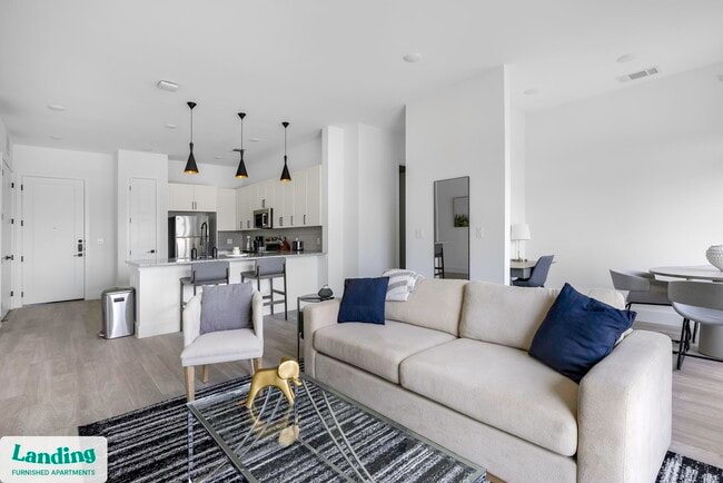 650 E Sycamore St unit 3201, Denton, TX 76201 - photo 2