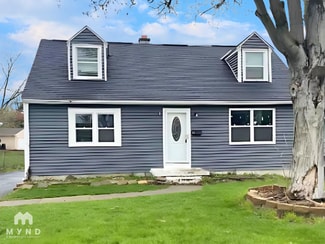 81 Maple Dr, Columbus, OH 43228