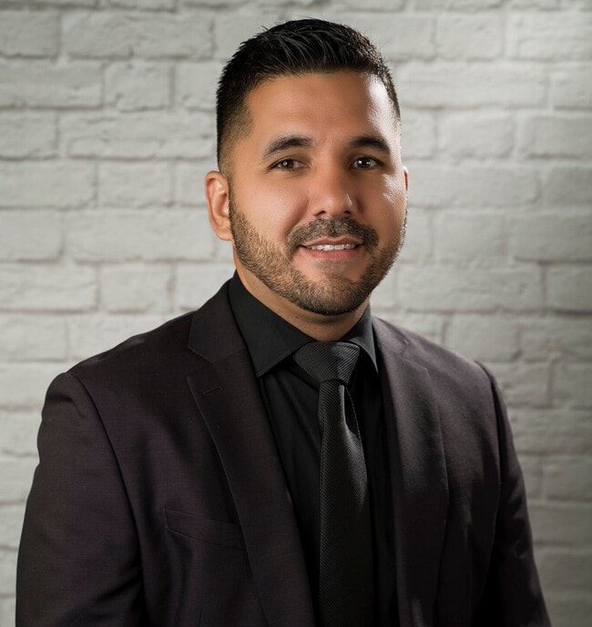 Agent Photo