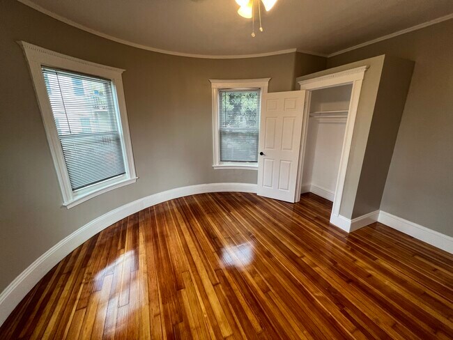 51 Ibbetson St unit 2, Somerville, MA 02143 - photo 4