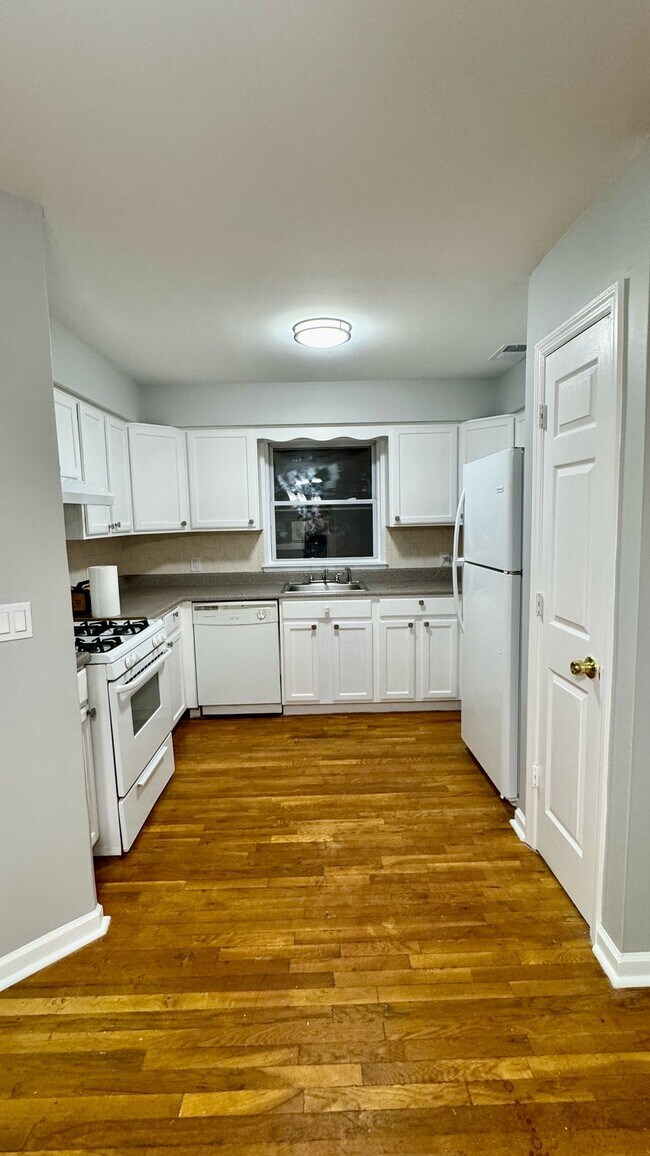 905 Bergen St Unit 1st floor, Newark, NJ 07112