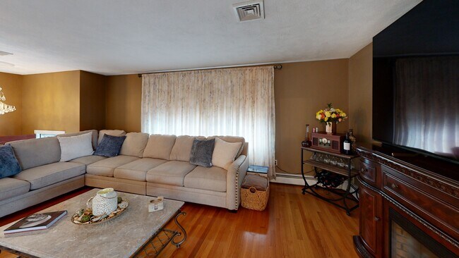 45 Dawes St, Revere, MA 02151 - photo 2