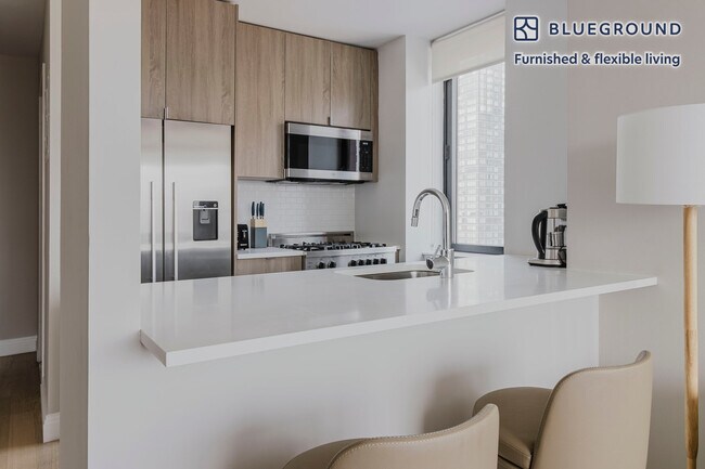 345 E 94th St unit FL16-ID1553, New York, NY 10128 - photo 4
