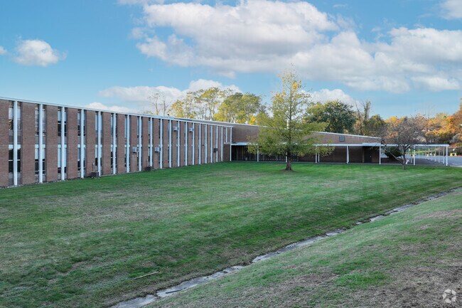 Jabish Middle School is one of several quality education centers in Belchertown.