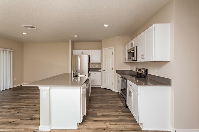 5516 Taverna Loop, Winter Haven, FL 33884 - photo 3