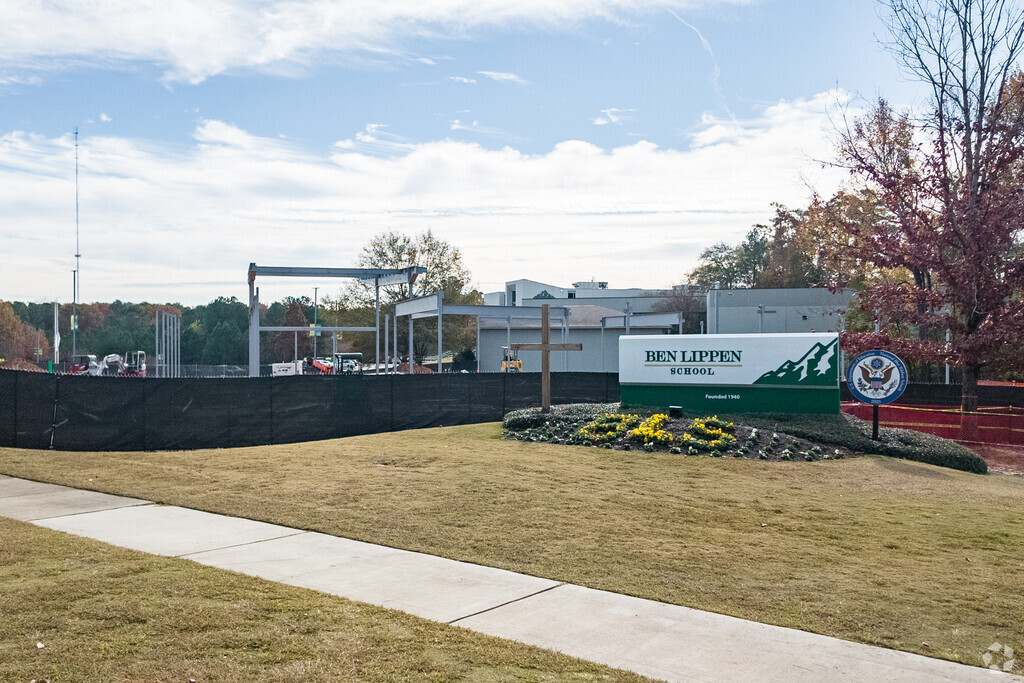 Ben Lippen School is a public option.