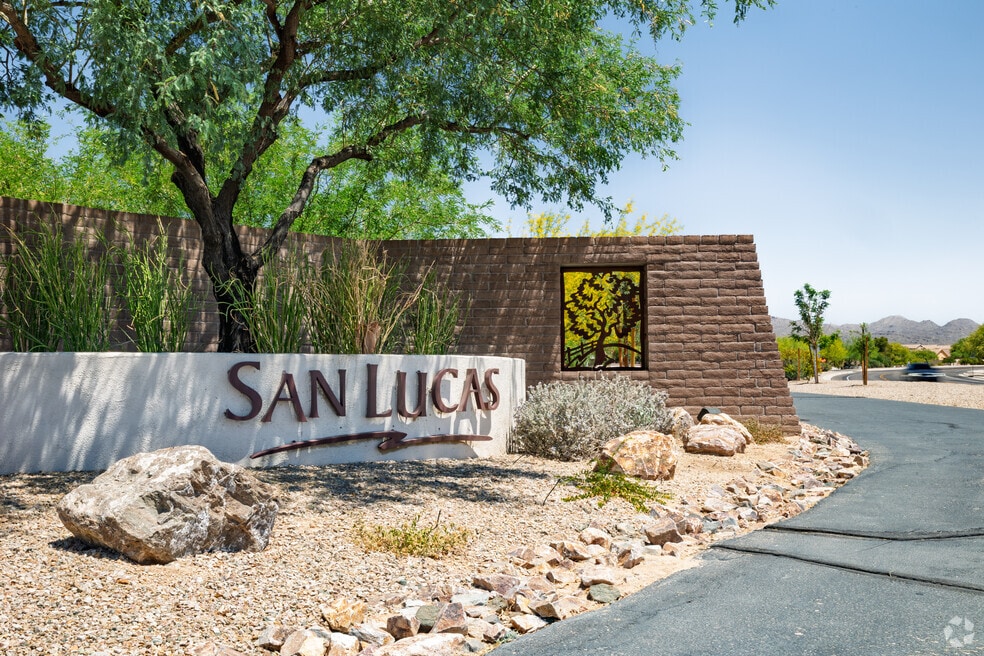 NH_SanLucas_563590_P2_V1_AG_0525