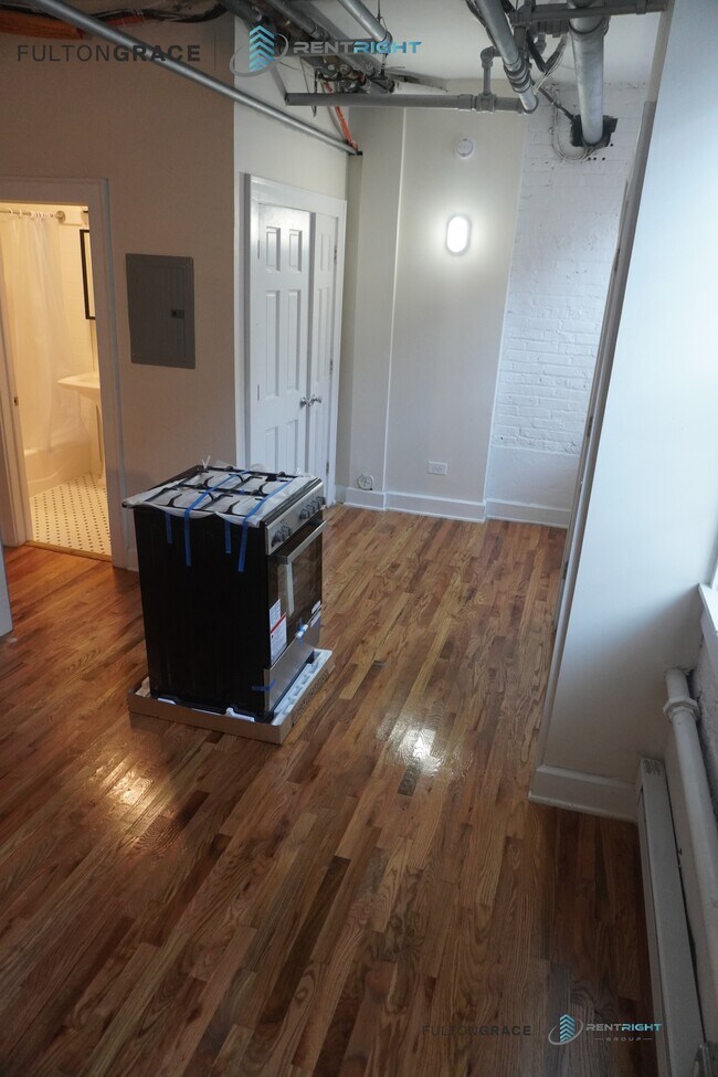 1712 W Albion Ave unit 1716-GDN E, Chicago, IL 60626 - photo 6