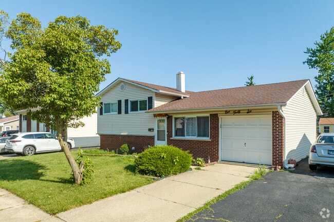 Split level homes is a style of homes easily found in Glendale Heights.