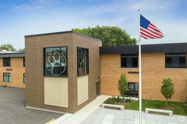 Springman Middle School is located in Glenview, Illinois.