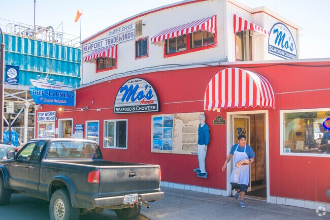 Mo's Restaurant is renowned for its delicious seafood, particularly its clam chowder.