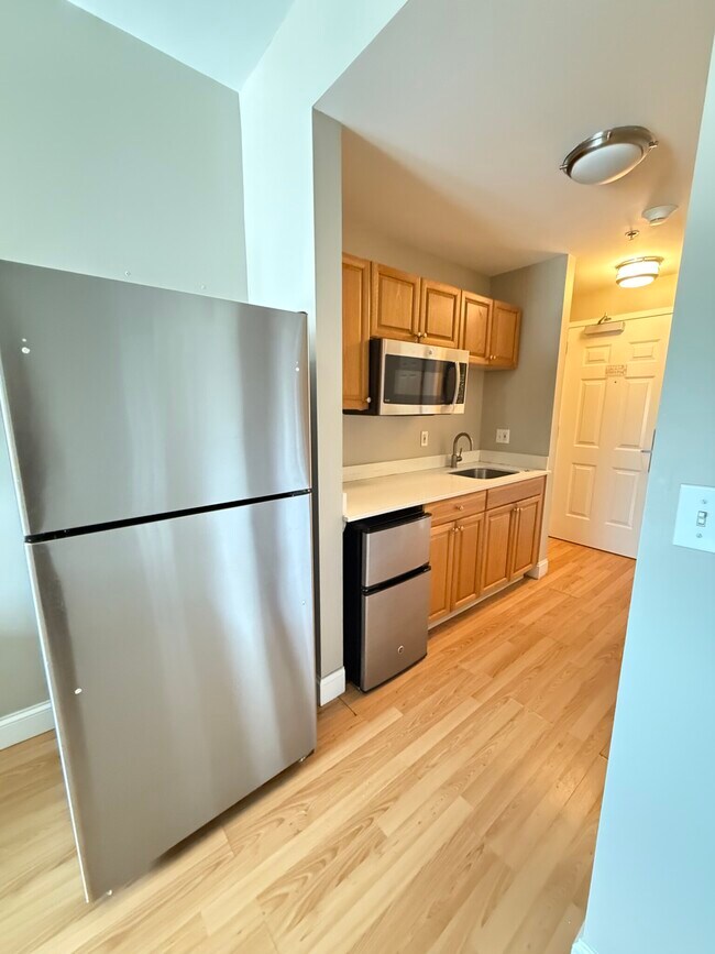 312 Shirley St unit 308, Winthrop, MA 02152 - photo 4