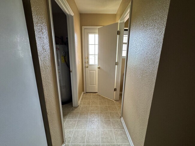 2003 Monte Carlo Ln unit B, Killeen, TX 76543 - photo 7