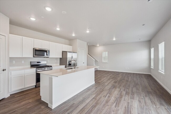 9372 Ceylon St, Commerce City, CO 80022 - photo 5