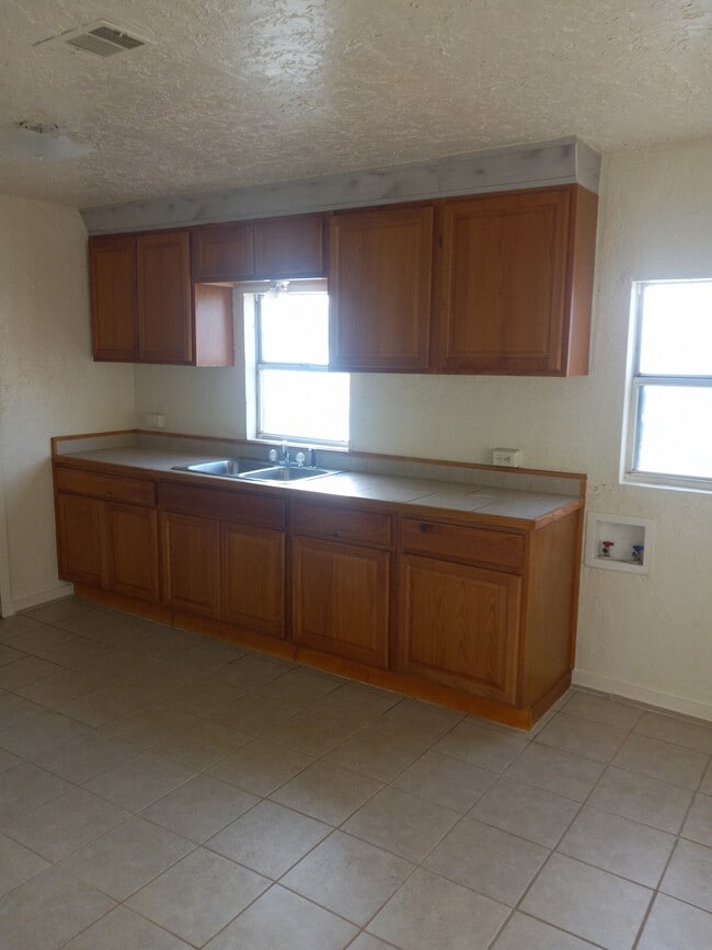 3610 NE 13th Ave, Amarillo, TX 79107 - photo 3